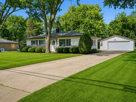 1203 North Chapel Hill Road Mchenry IL 60051
