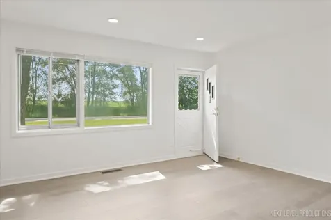 1203 North Chapel Hill Road Mchenry IL 60051