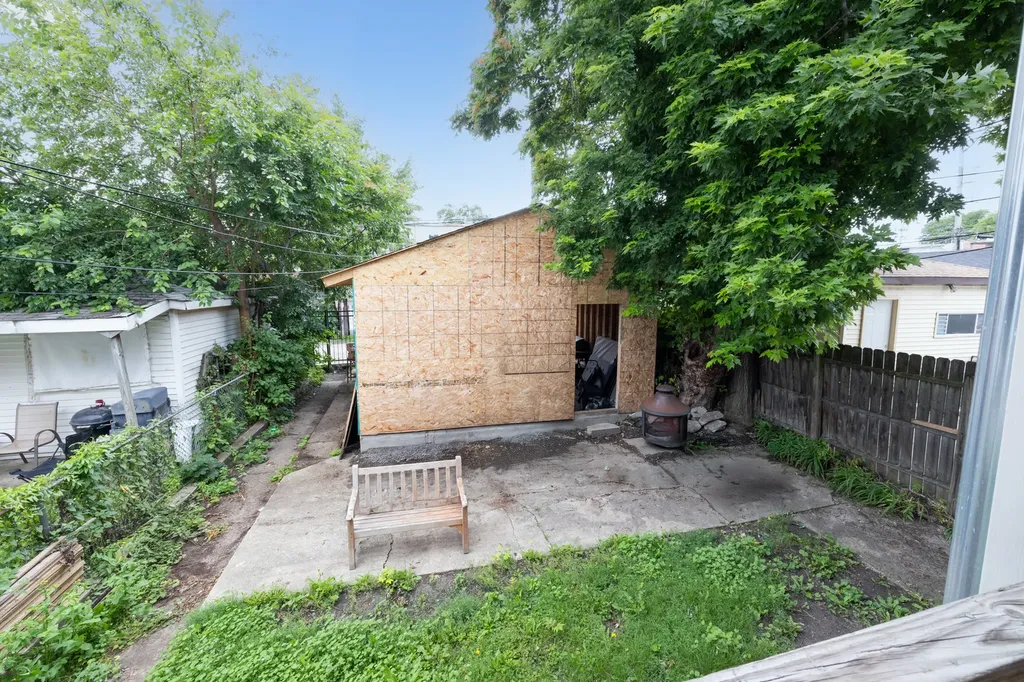 5233 West Potomac Avenue Chicago IL 60651