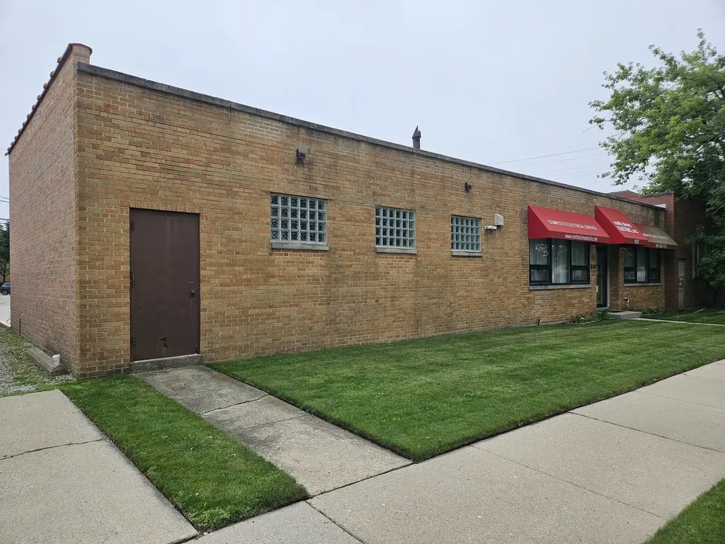 8107 Ridgeway Avenue N Skokie IL 60076