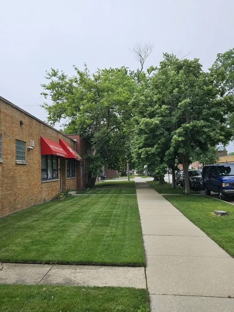 8107 Ridgeway Avenue N Skokie IL 60076