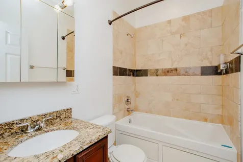 6150 North Ravenswood Avenue Chicago IL 60660