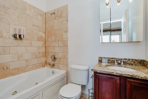 6150 North Ravenswood Avenue Chicago IL 60660