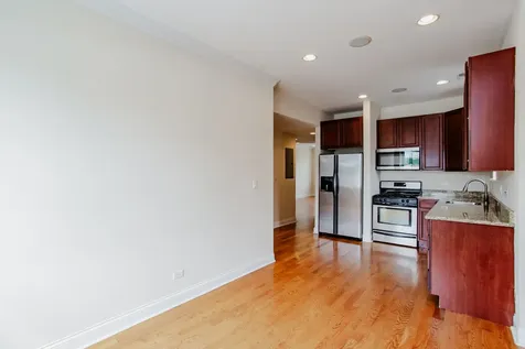 6150 North Ravenswood Avenue Chicago IL 60660