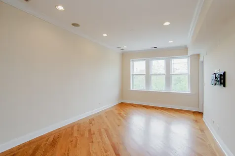 6150 North Ravenswood Avenue Chicago IL 60660