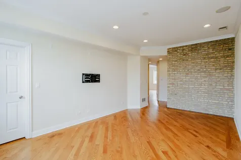 6150 North Ravenswood Avenue Chicago IL 60660