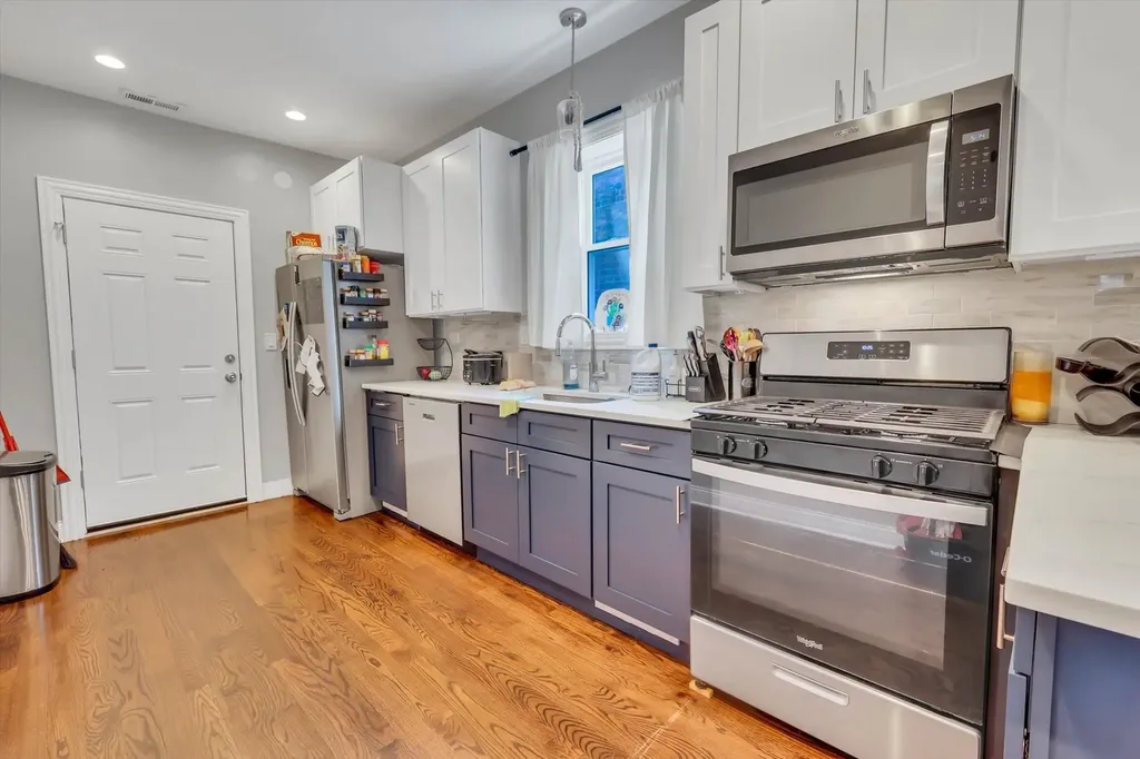 7807 South Evans Avenue Chicago IL 60619