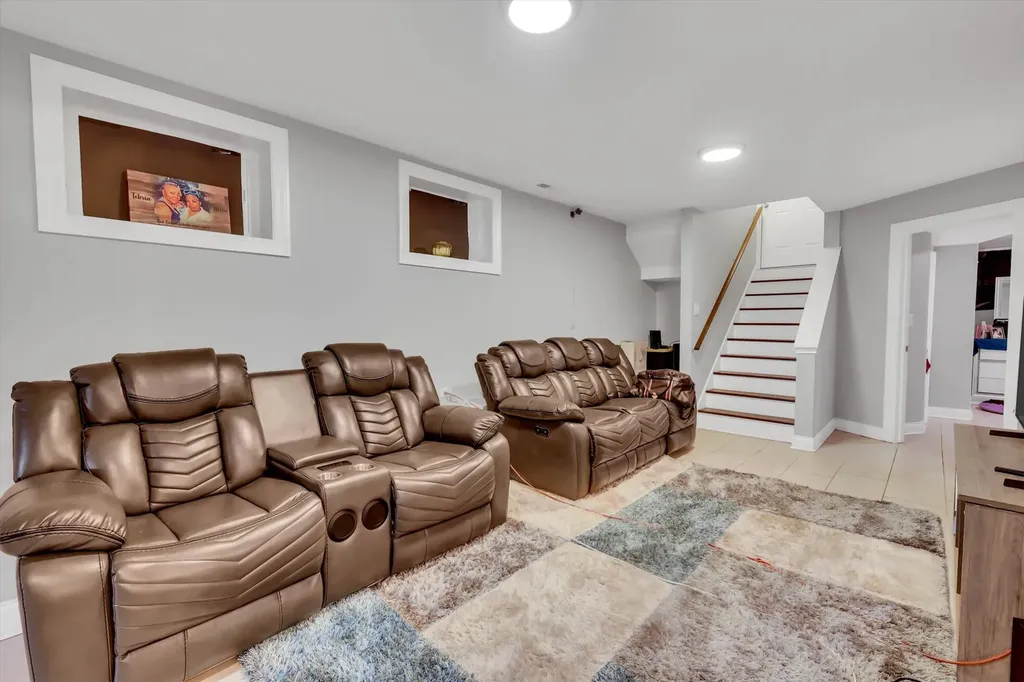 7807 South Evans Avenue Chicago IL 60619