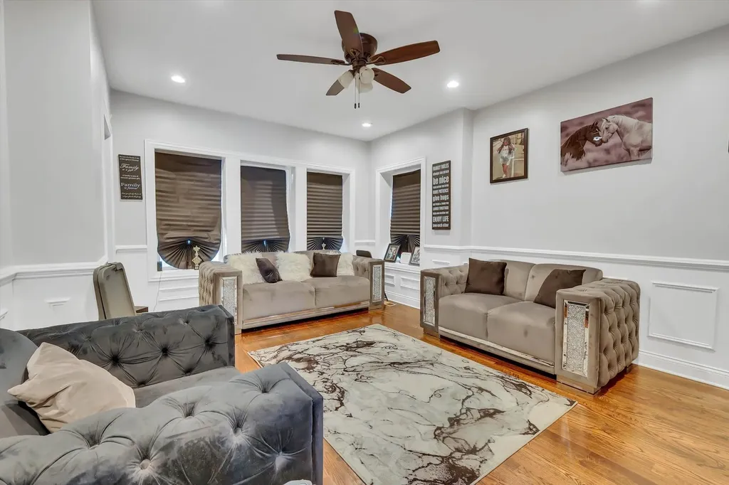 7807 South Evans Avenue Chicago IL 60619