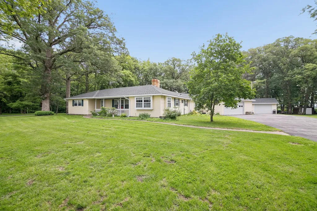2445 N 5000 W Road Kankakee IL 60901