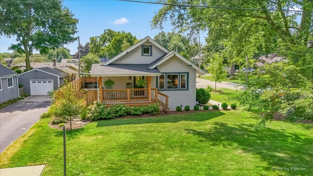 701 Monroe Avenue St. Charles IL 60174