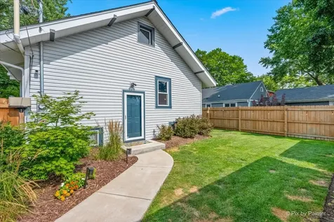 701 Monroe Avenue St. Charles IL 60174