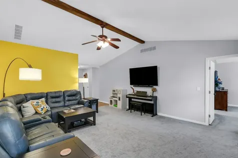 905 Bluegrass Lane Champaign IL 61822