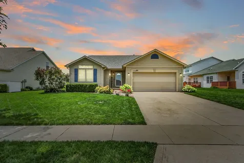 905 Bluegrass Lane Champaign IL 61822