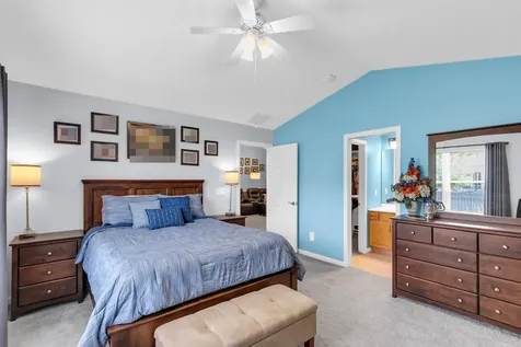 905 Bluegrass Lane Champaign IL 61822