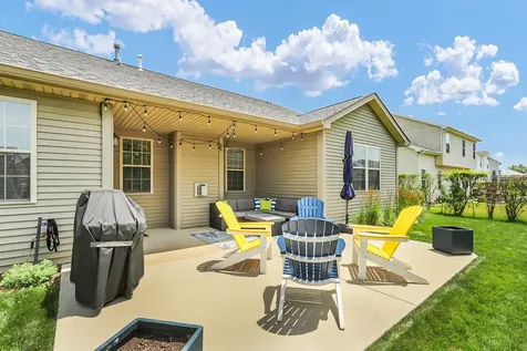 905 Bluegrass Lane Champaign IL 61822