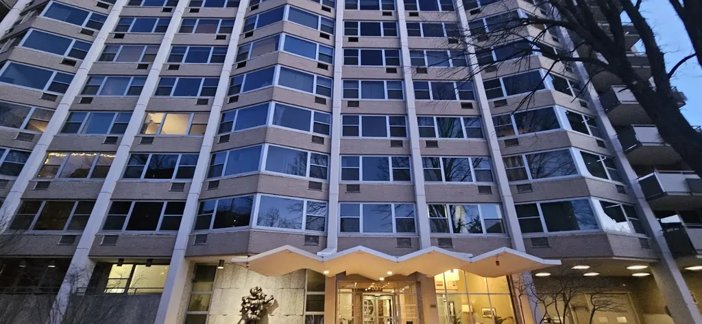555 West Cornelia Avenue Chicago IL 60657