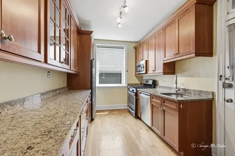 906 Greenwood Street Evanston IL 60201