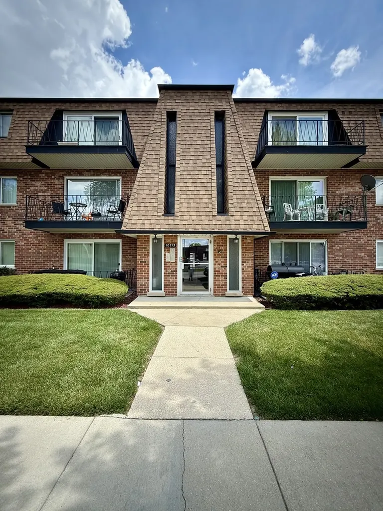 10715 South Keating Avenue Oak Lawn IL 60453