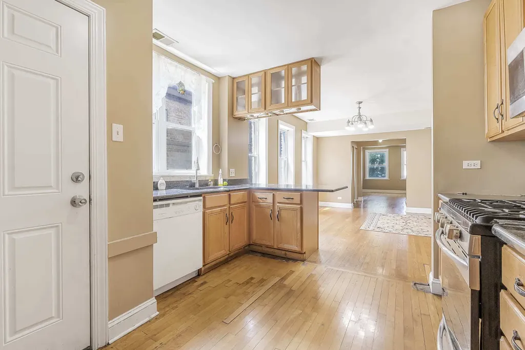 1747 West Pratt Boulevard Chicago IL 60626