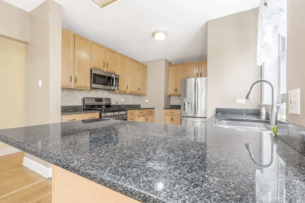 1747 West Pratt Boulevard Chicago IL 60626