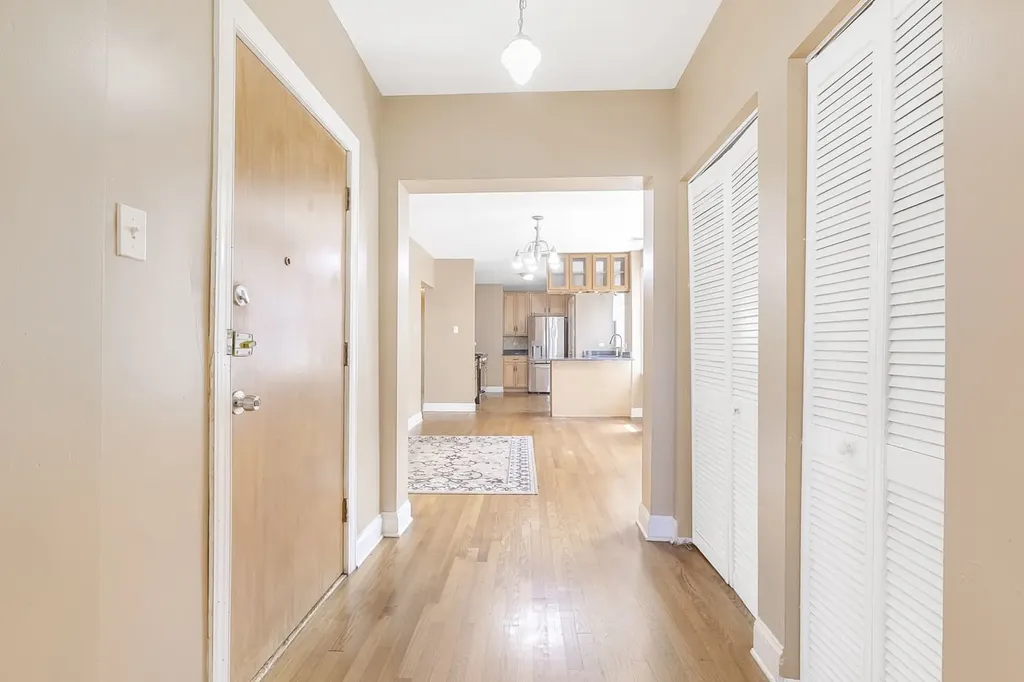 1747 West Pratt Boulevard Chicago IL 60626