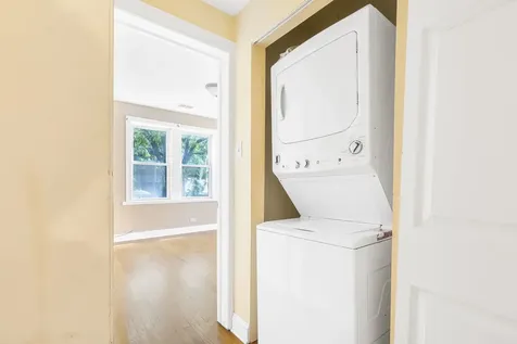1747 West Pratt Boulevard Chicago IL 60626