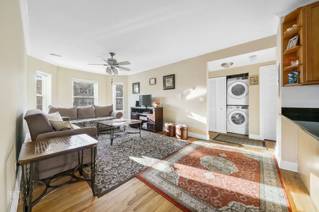 6305 North Richmond Street Chicago IL 60659