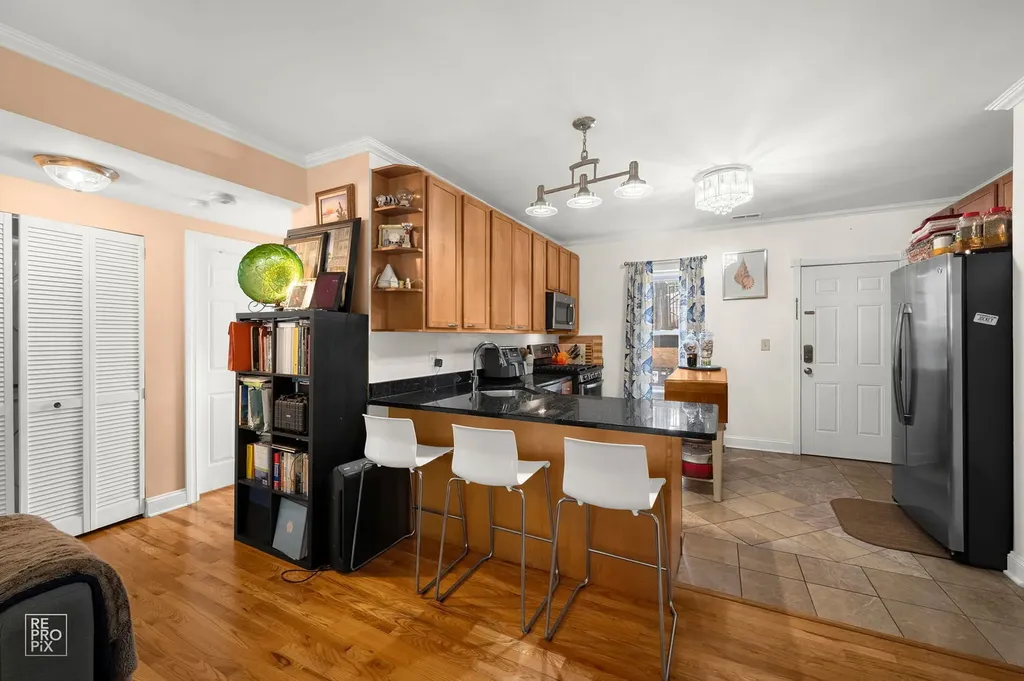 6305 North Richmond Street Chicago IL 60659
