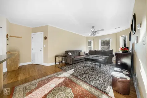 6305 North Richmond Street Chicago IL 60659