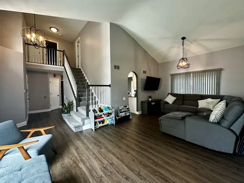 1496 Cheriton Circle Grayslake IL 60030