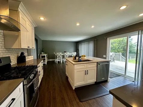 1496 Cheriton Circle Grayslake IL 60030