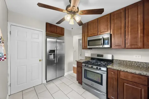 17730 Henry Street Lansing IL 60438