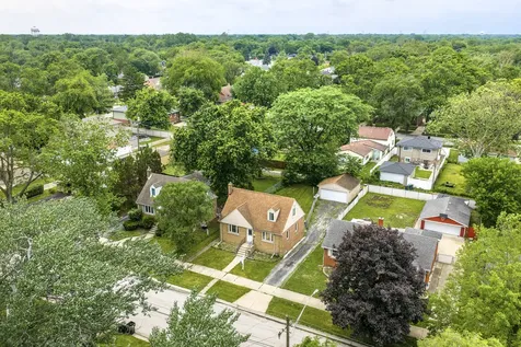 17730 Henry Street Lansing IL 60438