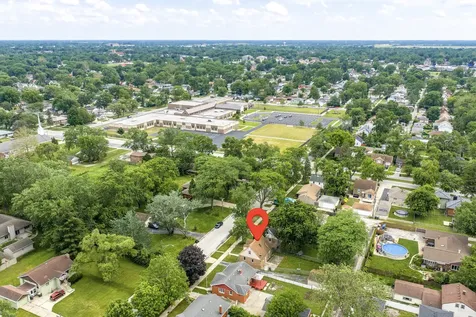 17730 Henry Street Lansing IL 60438