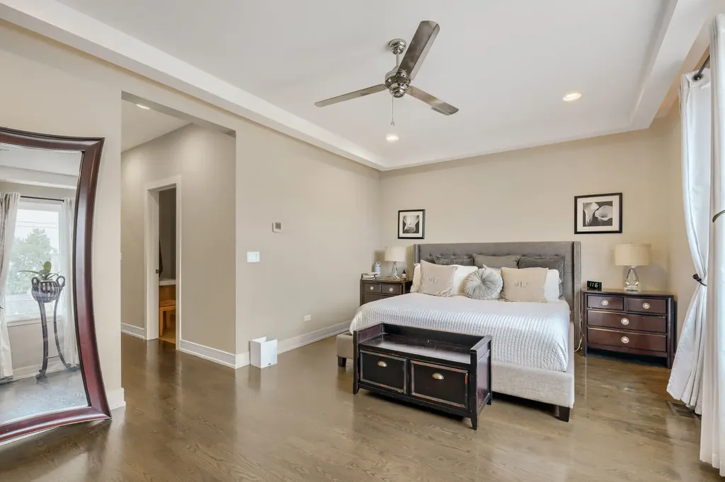 4814 South Champlain Avenue Chicago IL 60615