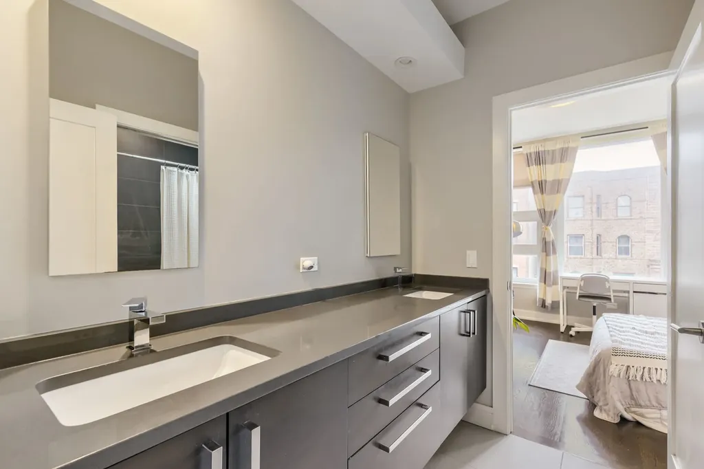 4814 South Champlain Avenue Chicago IL 60615