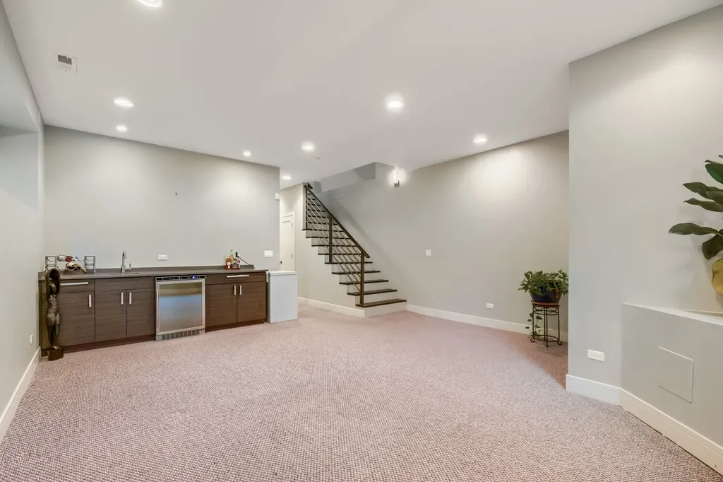 4814 South Champlain Avenue Chicago IL 60615