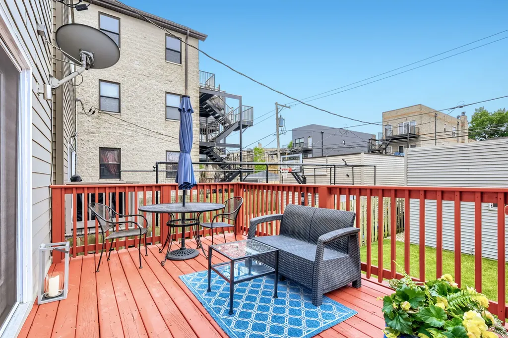 4814 South Champlain Avenue Chicago IL 60615