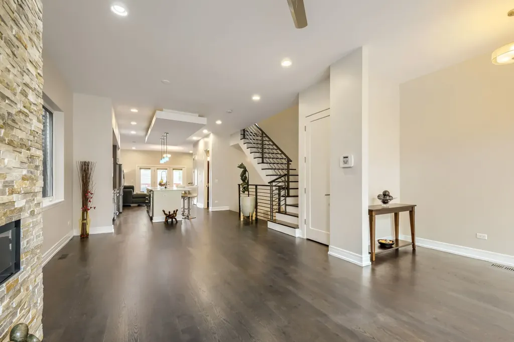 4814 South Champlain Avenue Chicago IL 60615