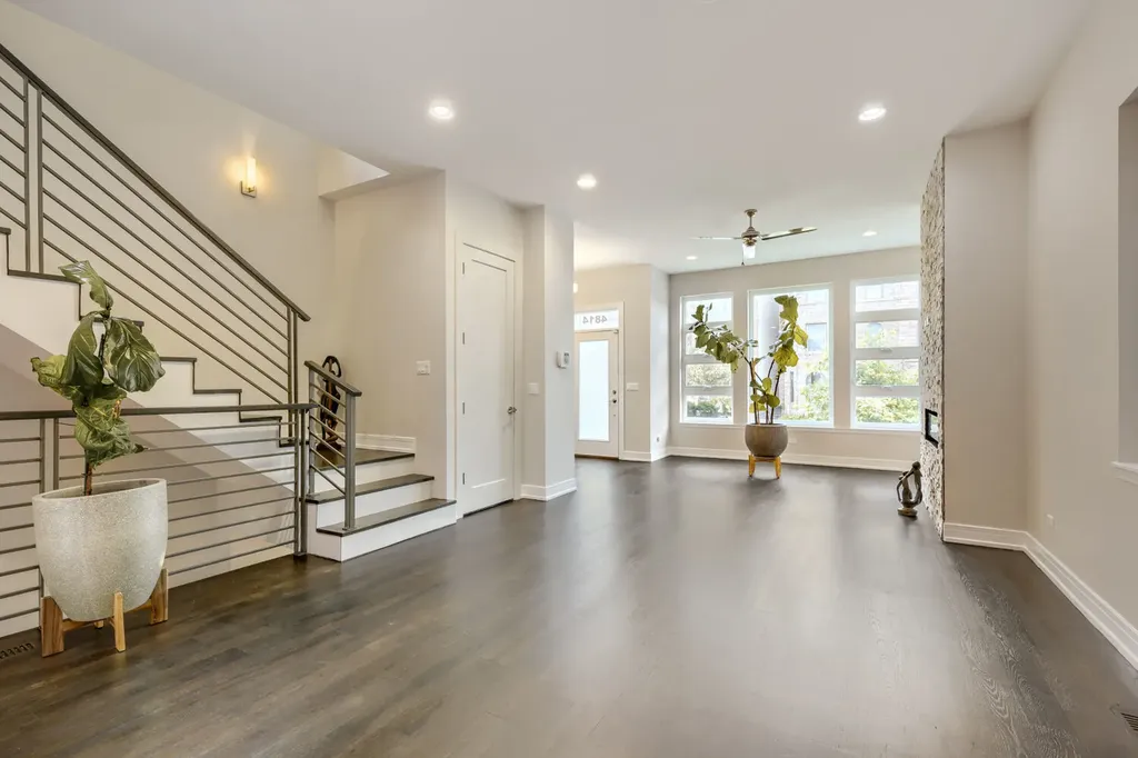 4814 South Champlain Avenue Chicago IL 60615