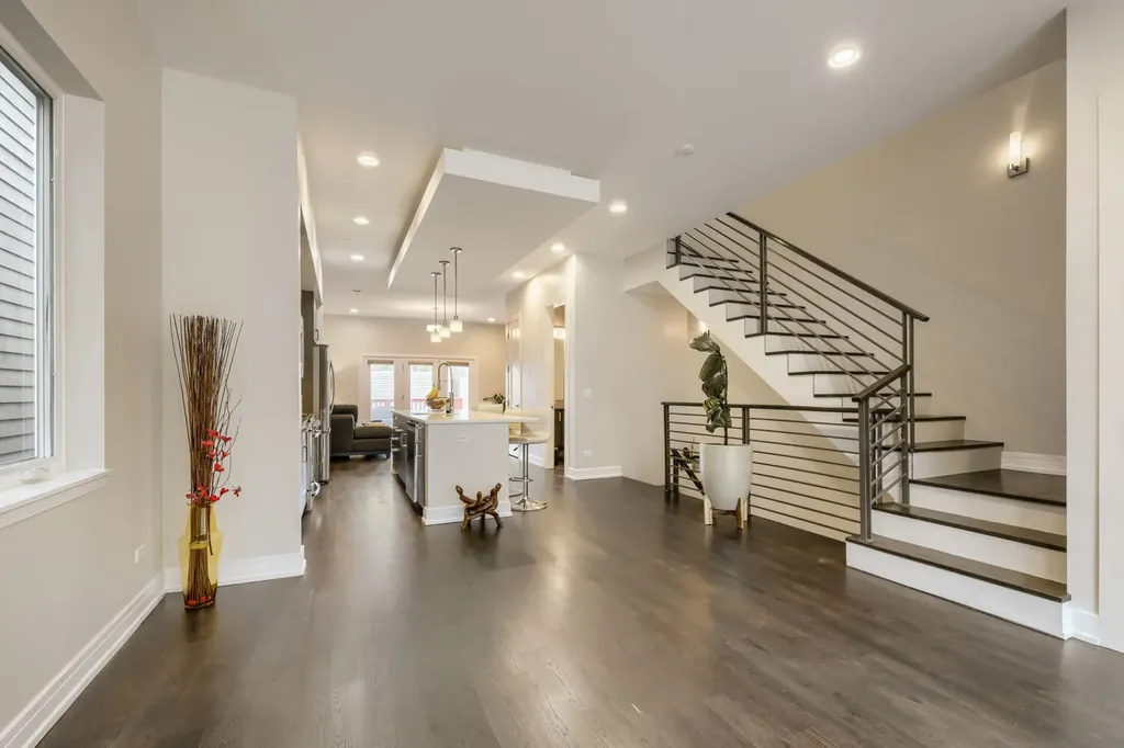 4814 South Champlain Avenue Chicago IL 60615