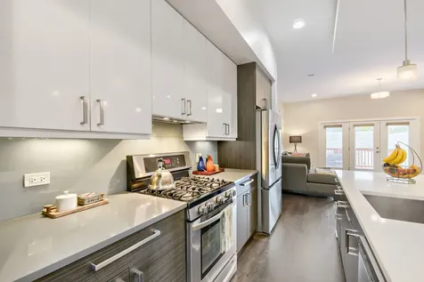 4814 South Champlain Avenue Chicago IL 60615