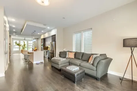 4814 South Champlain Avenue Chicago IL 60615