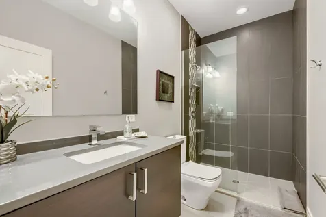 4814 South Champlain Avenue Chicago IL 60615