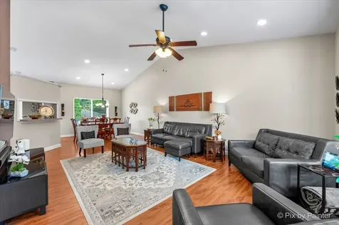 2366 Coral Cove Elgin IL 60123