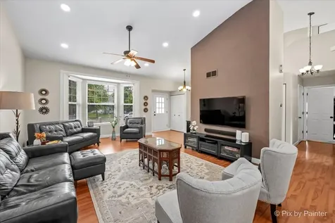 2366 Coral Cove Elgin IL 60123
