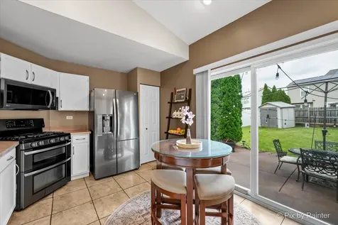 2366 Coral Cove Elgin IL 60123