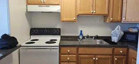 555 West Cornelia Avenue Chicago IL 60657