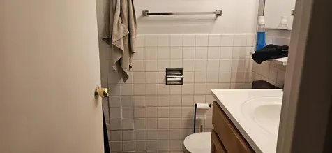 555 West Cornelia Avenue Chicago IL 60657